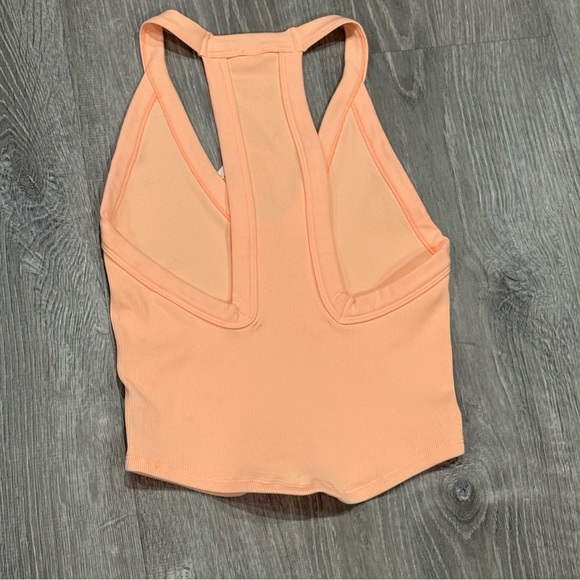 FP Movement All Clear V-Neck Sleeveless Cropped Cami size M/L in pastel peach - Picture 2 of 7